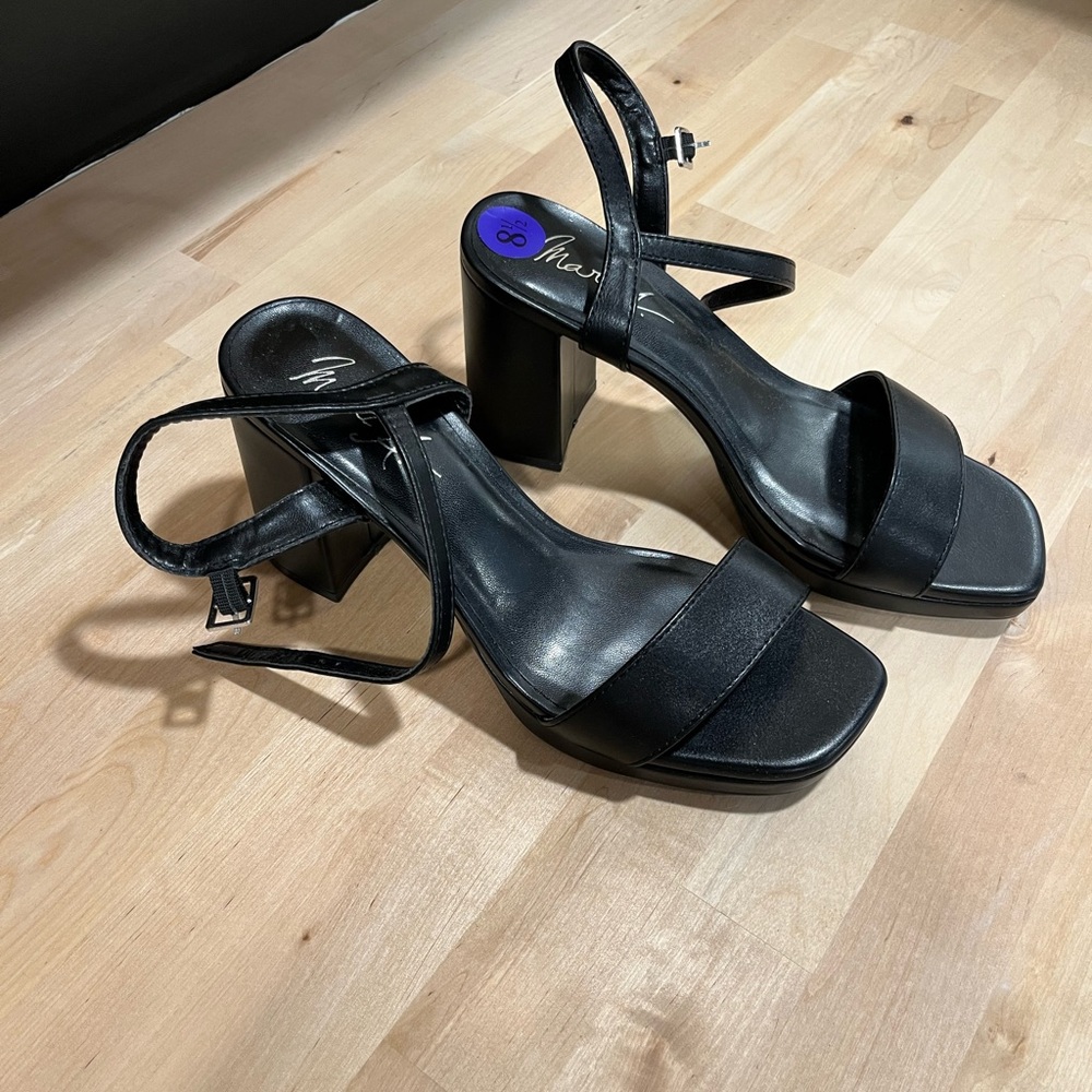 Black strap oh shoes
